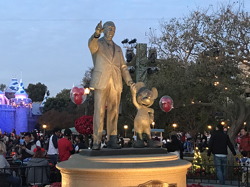 disneyland statue of walt and mickey